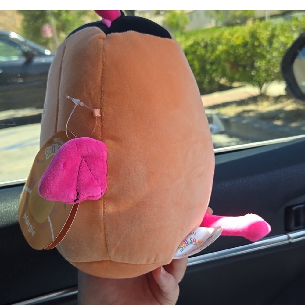 Margie the cute Pumkin Bat w/pink wings Squishmallow - Picture 3 of 9